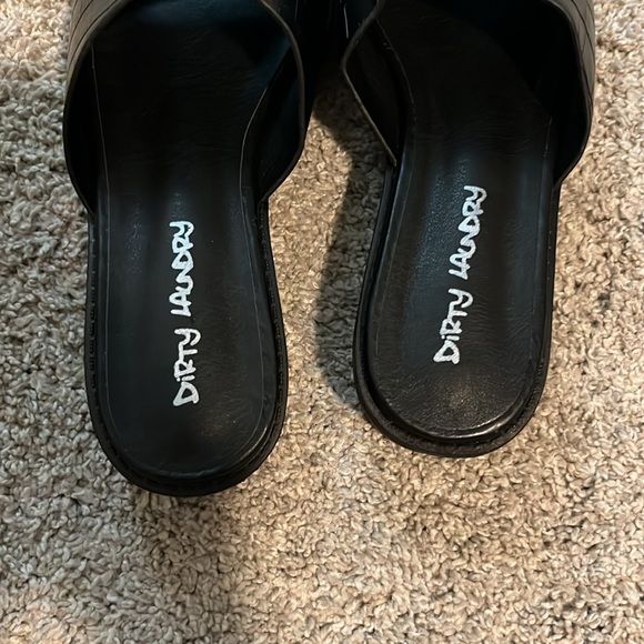 Dirty laundry slip on sz 7 black - Picture 2 of 3